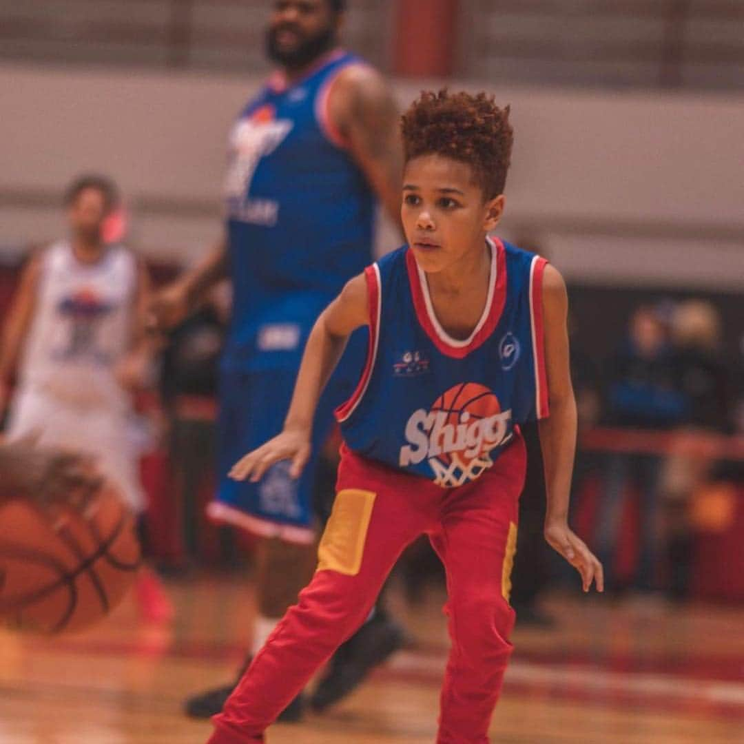 ファボラスさんのインスタグラム写真 - (ファボラスInstagram)「My boy went from the bleachers to the court!! Came to the @theshiggyshow Celeb game wit @latainax3 to watch but ended up jumping in the game! Keep making the most of your opportunities & shooting your shot son!! @iamprincejoso  #ShiggySlamCelebCharityGame #NYC」4月5日 22時05分 - myfabolouslife