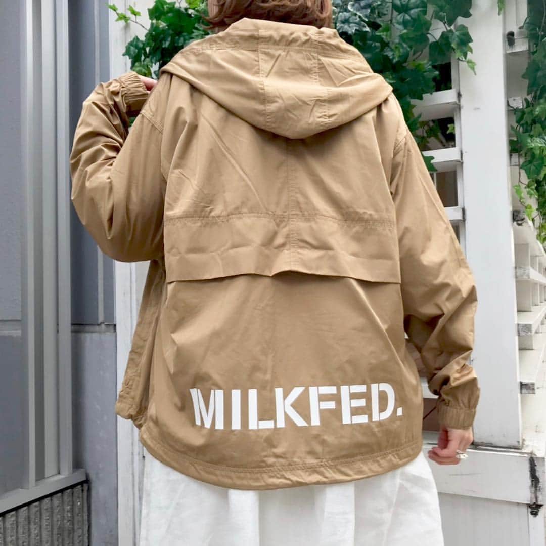 MILKFED.さんのインスタグラム写真 - (MILKFED.Instagram)「→→→→スワイプ♡ 大人気のフードジップジャケット！ ワンピースに合わせて ガーリーストリートスタイル♡！ デイリーからレジャーまで幅広く使える優秀アイテム！  BACK LOGO HOODED JACKET ¥13,000＋TAX … … #milkfed #milkfedjp #jacket」4月5日 16時42分 - milkfedjp