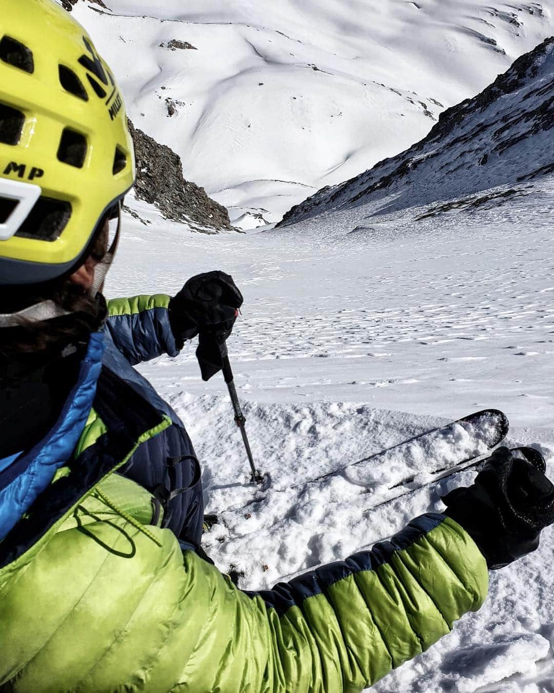 のインスタグラム：「What spring skiing is all about: sunny days and steep faces  #MilletRiseUp #steepskiing #skiing #skitouring #penteraide #freeride #mountaineering」