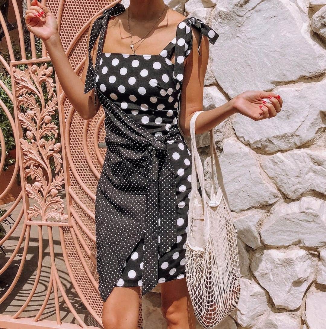 のインスタグラム：「Casually the cutest contrast ever ✨ #rikospeckdress on bae @trixave #saboskirt」