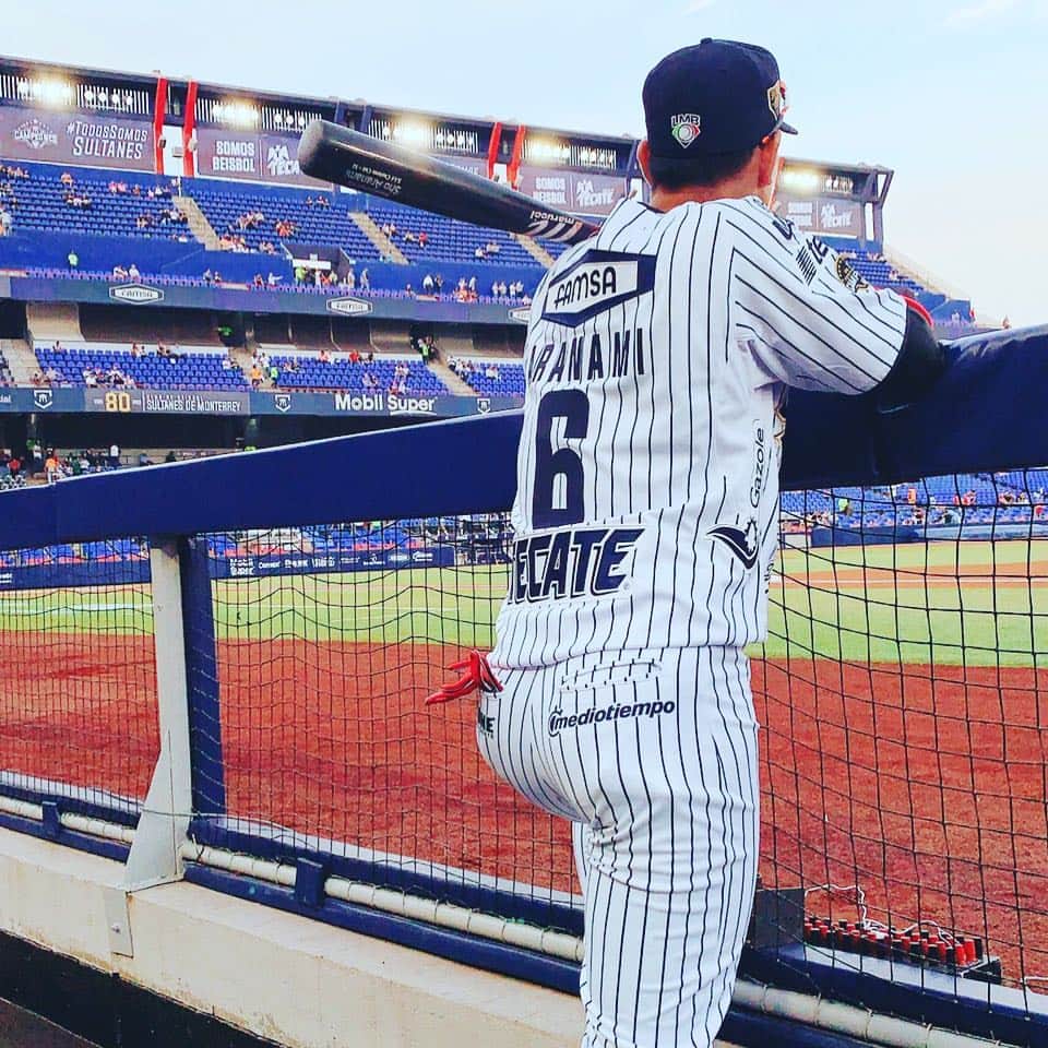 荒波翔さんのインスタグラム写真 - (荒波翔Instagram)「とうとうメキシコでの戦いが開幕しました‼️ 1番センターで出場しました^ ^ 守備でメキシコ初、捕殺が出来ました。 また明日も頑張ります‼️ DeNAもこれから試合だね！ ファイトー📣  #メキシコ#sultanes #lmb #捕殺 #baystars #denaベイスターズ」4月5日 17時04分 - shoshoshonosho.4