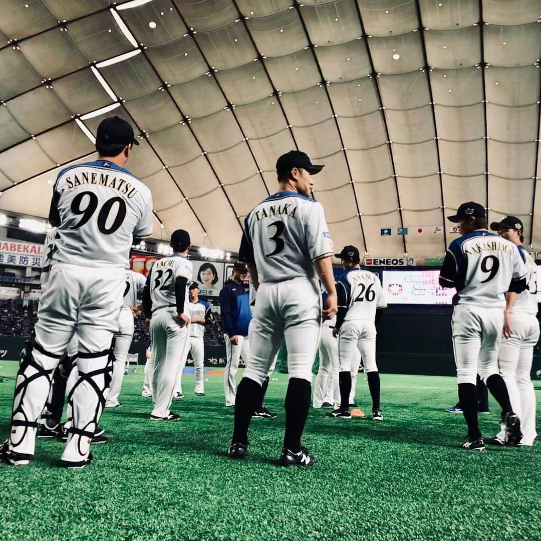 北海道日本ハムファイターズさんのインスタグラム写真 - (北海道日本ハムファイターズInstagram)「東京ドームで！🏟✨⚾️ #lovefighters #飛び出せ新時代 #東京ドーム #田中賢介 #杉谷拳士 #どの場面でも諦めない #それがファイターズ」4月5日 17時17分 - fighters_official