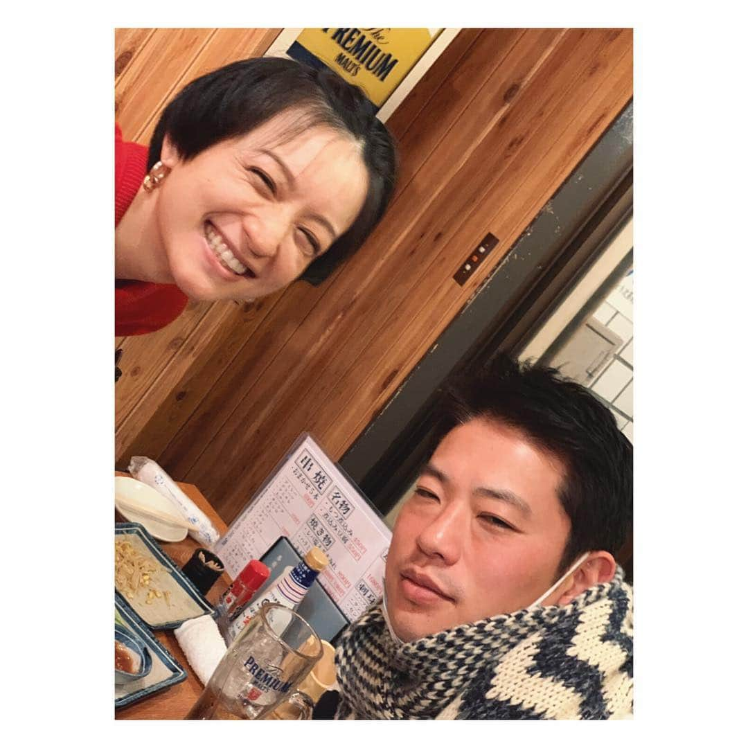 高山都さんのインスタグラム写真 - (高山都Instagram)「いつもの会。 煙モクモクすぎて、はじめて焼き鳥屋さんで号泣した笑 1軒目からスタートして、ホッピーとホルモン鍋食べる2軒目、ママのところに行く３軒目のコース。 急な呼びかけにもタイミングよく集まれるメンツ。 おださん、心平さんとの愉快な、もはや定例会🍻 渋めの好みが合う仲間です。」4月5日 17時17分 - miyare38