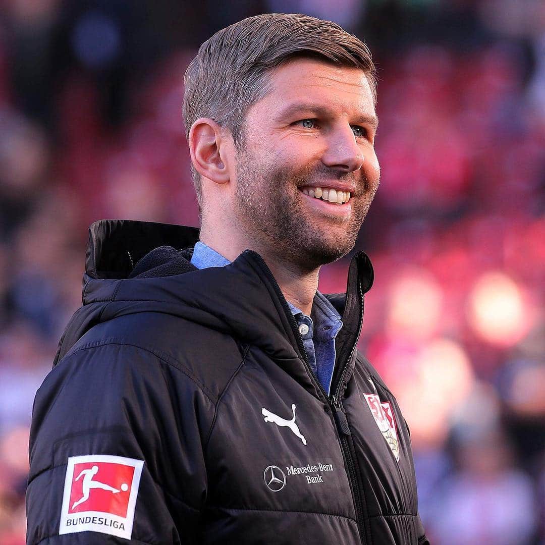 VfBシュトゥットガルトさんのインスタグラム写真 - (VfBシュトゥットガルトInstagram)「Happy Birthday, Thomas #Hitzlsperger!  Wir wünschen unserem Sportvorstand alles Gute zum 37. Geburtstag. 🎉🍀 #HappyBirthday #allesGute #Glückwunsch #Geburtstag #VfB #wirsindstuttgart #VfBInsta」4月5日 17時30分 - vfb