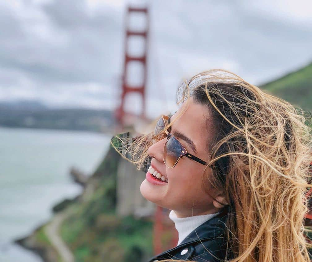 Alexa Ilacadさんのインスタグラム写真 - (Alexa IlacadInstagram)「Another ✔️ on my bucketlist. 🖤 Golden gate, you took my breath away. I was awestruck. 🌉 You're even more glorious in person 🤩 [SWIPE] #alexastravels #goldengatebridge #fujifilmxa5 #fujifilmphxalexa」4月5日 17時36分 - alexailacad