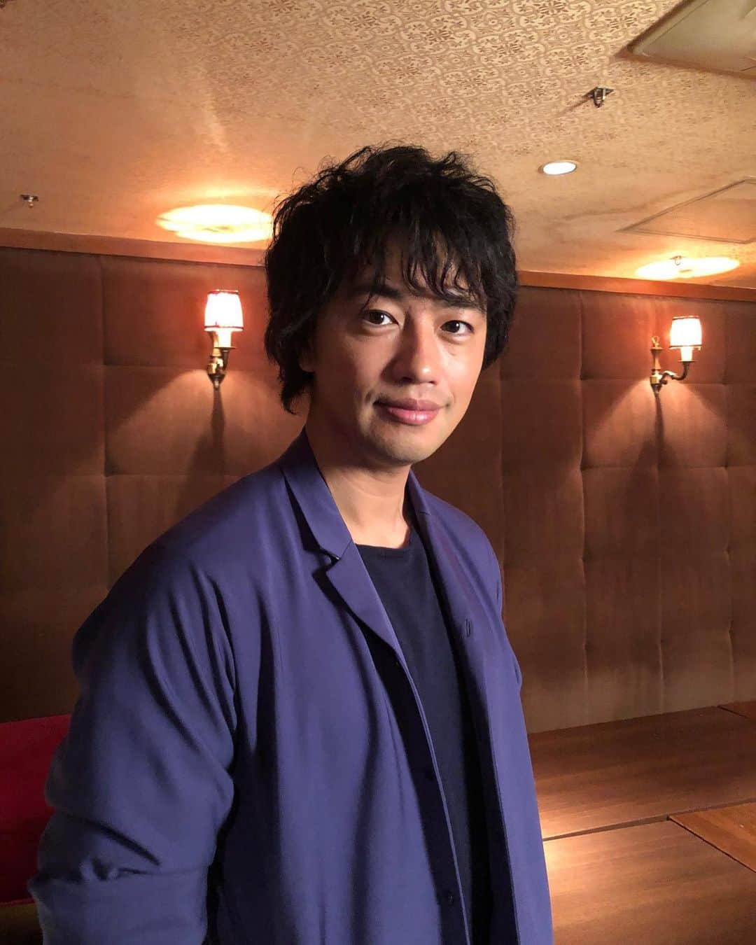 テレビ朝日 ドラマ「東京独身男子」さんのインスタグラム写真 - (テレビ朝日 ドラマ「東京独身男子」Instagram)「#撮影現場より愛を込めて #AK男子が集うバーにて #斎藤工 #東京独身男子 #AK男子 #尊み秀吉」4月5日 17時40分 - akdanshi