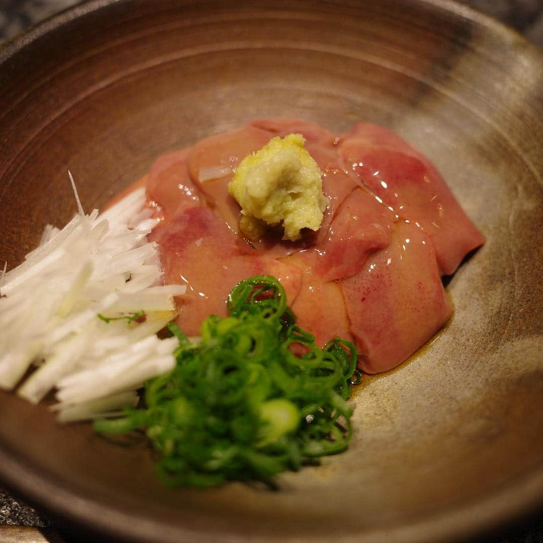 松嶋初音さんのインスタグラム写真 - (松嶋初音Instagram)「大好きな焼き鳥屋さんに大好きな人たちと行ってきた！！ ここの焼き鳥は本当に美味しい！レバーの焼き加減が本当に最高。締めまで美味しくずっと食べられる。  もうすでにまた食べたい😋  #焼き鳥 #とりさわ22 #西麻布 #青山」4月5日 17時40分 - hatsunex