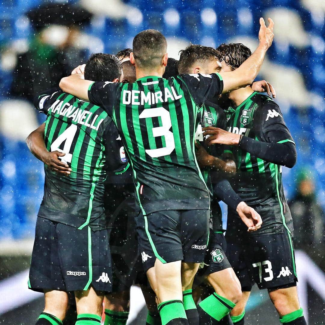 USサッスオーロ・カルチョさんのインスタグラム写真 - (USサッスオーロ・カルチョInstagram)「SQUAD 🖤💚 • #SassuoloChievo #SerieATIM #Sassuolo #Demiral #Neroverdi #Berardi #Locatelli #SassuoloCalcio #MapeiStadium #ForzaSasol • Link agli highlights nella storia 📺」4月5日 17時47分 - sassuolocalcio