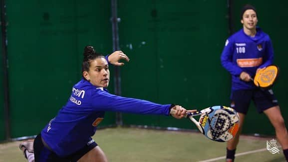 レアル・ソシエダさんのインスタグラム写真 - (レアル・ソシエダInstagram)「Emakumezkoen taldeak padelera jokatu du gaur! 🎾 . El equipo femenino ha realizado una sesión de padel esta mañana 🎾 . #AurreraNeskak #RealSociedad」4月5日 17時42分 - realsociedad