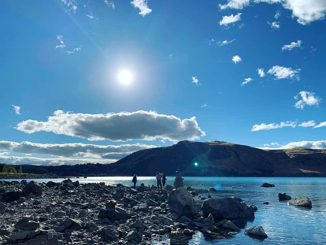 Liga Chiangさんのインスタグラム写真 - (Liga ChiangInstagram)「what a wonderful world.  #newzealand  #laketekapo #Southernhemisphere #fly #紐西蘭南島 #紐西蘭 #新西蘭 #🇳🇿 #南半球 #newlife #特卡波湖  #觀星 #🌍 #新西兰 #ニュージーランド旅行  #뉴질랜드 #舞蹈系的靈魂 #ballet #蒂卡普湖 #南阿爾卑斯山 #🌍」4月5日 17時48分 - liga0601