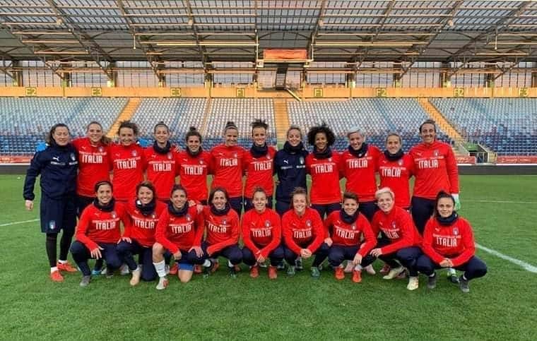 サッカーイタリア代表さんのインスタグラム写真 - (サッカーイタリア代表Instagram)「#Nazionale Femminile🇮🇹 Alle 18 a Lublino l’#Italia affronta in amichevole la Polonia🇵🇱: diretta streaming💻 sul sito della FIGC . Per le #Azzurre un’altra sfida di preparazione al Mondiale francese contro un’avversaria in salute, finalista un mese fa all’Algarve Cup . . #VivoAzzurro」4月5日 17時57分 - azzurri