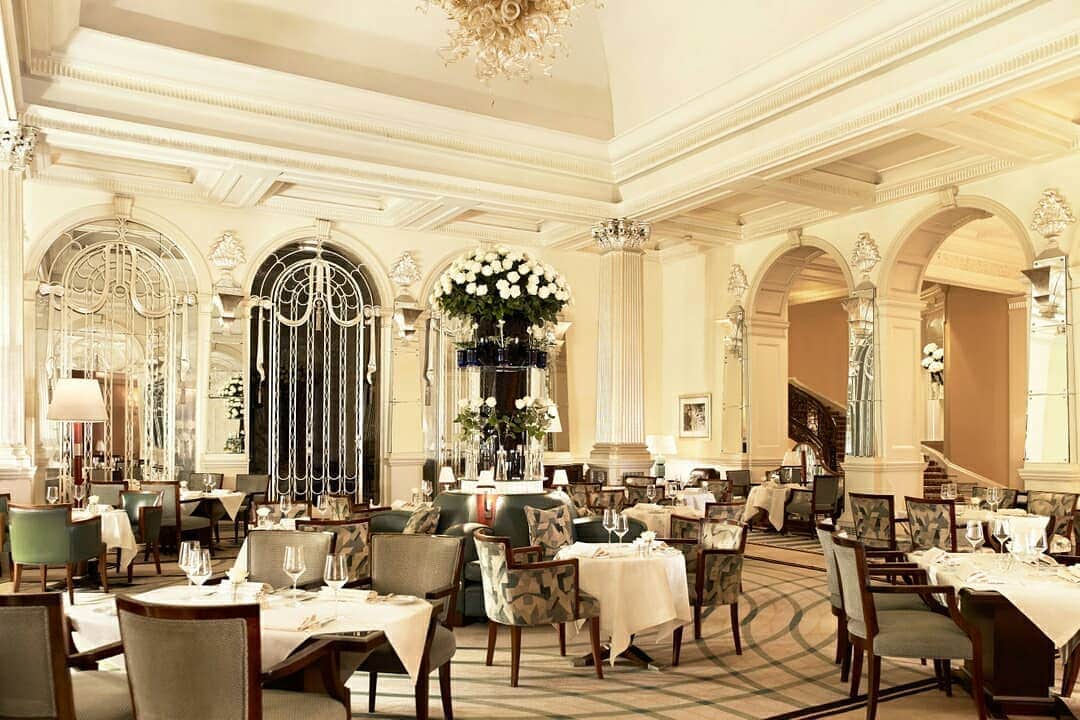 PORTER magazineさんのインスタグラム写真 - (PORTER magazineInstagram)「Looking to make some weekend plans in #London? Experience the timeless - and delicious - British tradition of afternoon tea at these landmark spots ☕️ 🍰 #LinkInBio」4月5日 18時01分 - portermagazine