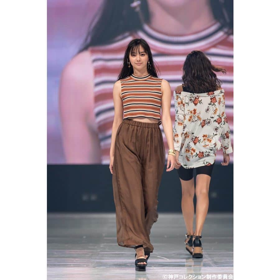 神戸コレクションさんのインスタグラム写真 - (神戸コレクションInstagram)「. . . 神戸コレクション 2019 SPRING/SUMMER -ガールズフェスティバル- OFFICIAL PHOTO . ▽BRAND▽ EVRIS(@evris_official ) . ▽MODEL▽ #谷まりあ #池田美優 #香川沙耶 #新川優愛 . #kobecollection #神戸コレクション #kobecollection_official #神戸コレクション公式 #神コレ #2019ss #神戸コレクション2019ss #ガールズフェスティバル #fashionshow #fashion #model #brand #styling #evris」4月5日 18時01分 - kobe_collection