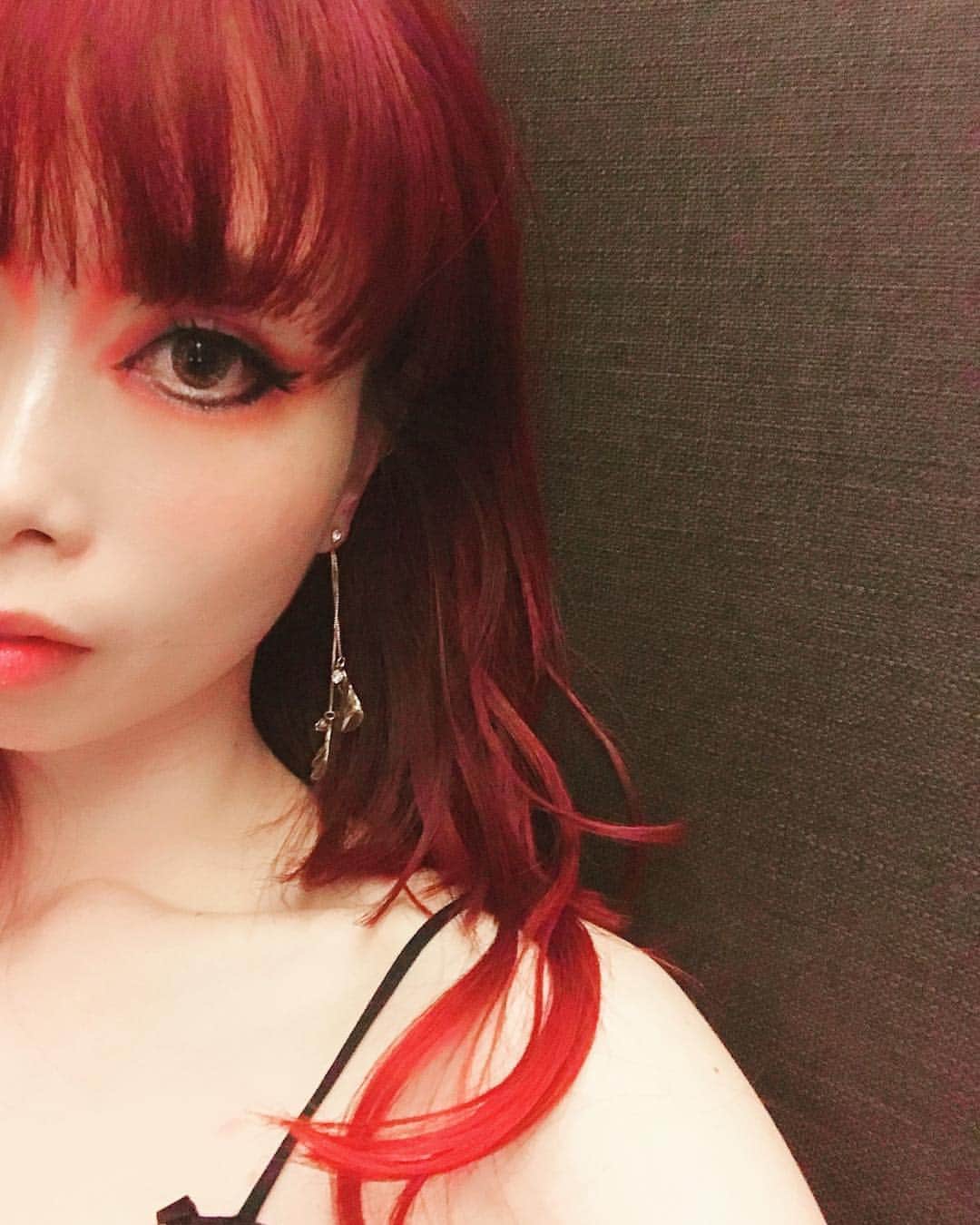 のインスタグラム：「Thank you for the birthday wishes🌹🌹﻿ ﻿ I want to keep creating...﻿ Please look forward to it!!﻿ ﻿ 2019.04.05﻿ Minori Nagashima﻿」