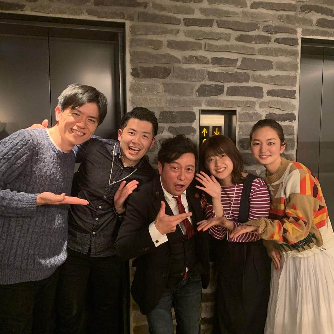 青木源太さんのインスタグラム写真 - (青木源太Instagram)「我が心の師、ゴスペラーズの黒沢さん。  心酔するアナウンス部員が急増中です。  #黒沢薫 #カレー」4月5日 18時05分 - aoki.genta