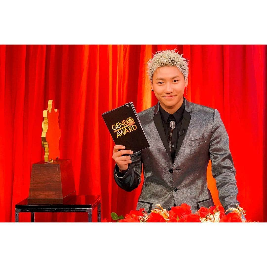 GENERATIONS高校TVさんのインスタグラム写真 - (GENERATIONS高校TVInstagram)「\\ストーリーズで開催した//﻿﻿ 🌟みんなで決める萌えジェネNo.1🌟﻿﻿ ﻿ 見事👑第1回王者👑に輝いたのは…﻿ ﻿ 🐷🐷🐷🐷﻿ 🐷小森隼🐷﻿ 🐷🐷🐷🐷﻿ ﻿﻿ 投票数が多すぎて…﻿ 全員めちゃくちゃ僅差でした🥺🥺﻿ ﻿ ﻿ ということで﻿ 隼の未公開写真をたくさんupしちゃいます✌️﻿ ﻿﻿ みなさん﻿ たくさんの投票ありがとうございました‼️﻿ ﻿ また開催しようと思ってるので﻿ 楽しみにしててね🙆‍♀️💓﻿ ﻿﻿ ﻿ さらに‼️﻿ GENE高AWARDの写真もupしたから﻿ みんなぜ〜んぶチェックしてね👋🏻💗﻿﻿ ﻿ ﻿﻿ 最後に…#GENE高なかのヒト から﻿ ﻿ 👀みんなに質問👀﻿﻿ ﻿ どんな写真の撮り方が流行ってる❓❓🤔﻿ コメント欄に書いて教えてね✏️🙋‍♀️﻿﻿ ﻿﻿ ﻿ .............................🏫..............................﻿﻿﻿﻿﻿﻿﻿ #AbemaTV #日曜よる9時 #ジェネ高﻿﻿﻿ #GENE高 ﻿﻿﻿﻿ #GENERATIONSfromEXILETRIBE ﻿﻿﻿﻿﻿﻿﻿ #ジェネレーションズ #ジェネ ﻿﻿﻿﻿﻿﻿﻿ #小森隼 #白濱亜嵐 #数原龍友﻿﻿﻿﻿﻿﻿﻿ #中務裕太 #片寄涼太 #佐野玲於 #関口メンディー﻿﻿﻿﻿ #GENE高AWARD#萌えジェネ#第1回#みんなで決める萌えジェネNo1」4月5日 18時10分 - genekou_official