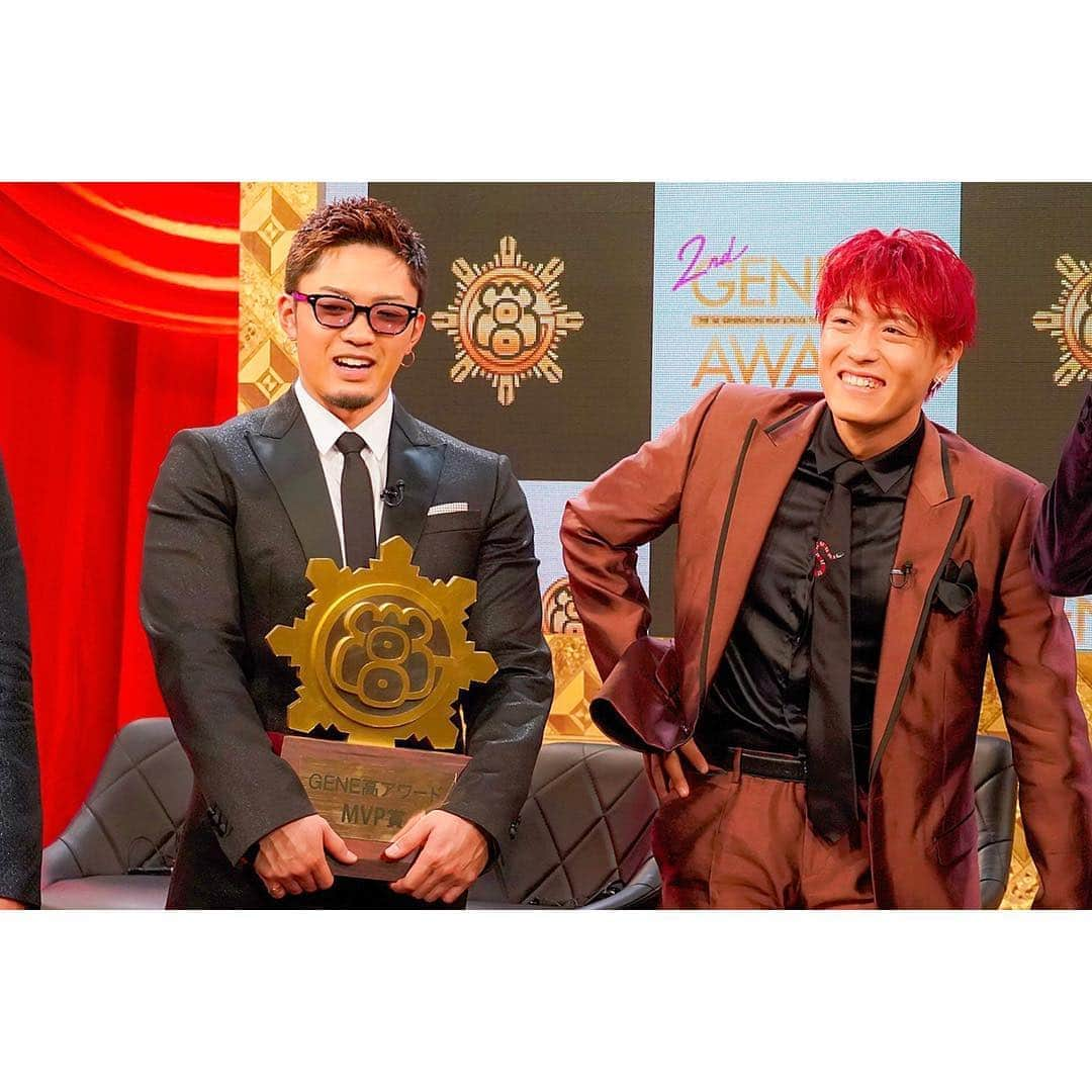 GENERATIONS高校TVさんのインスタグラム写真 - (GENERATIONS高校TVInstagram)「\\ストーリーズで開催した//﻿﻿ 🌟みんなで決める萌えジェネNo.1🌟﻿﻿ ﻿ 見事👑第1回王者👑に輝いたのは…﻿ ﻿ 🐷🐷🐷🐷﻿ 🐷小森隼🐷﻿ 🐷🐷🐷🐷﻿ ﻿﻿ 投票数が多すぎて…﻿ 全員めちゃくちゃ僅差でした🥺🥺﻿ ﻿ ﻿ ということで﻿ 隼の未公開写真をたくさんupしちゃいます✌️﻿ ﻿﻿ みなさん﻿ たくさんの投票ありがとうございました‼️﻿ ﻿ また開催しようと思ってるので﻿ 楽しみにしててね🙆‍♀️💓﻿ ﻿﻿ ﻿ さらに‼️﻿ GENE高AWARDの写真もupしたから﻿ みんなぜ〜んぶチェックしてね👋🏻💗﻿﻿ ﻿ ﻿﻿ 最後に…#GENE高なかのヒト から﻿ ﻿ 👀みんなに質問👀﻿﻿ ﻿ どんな写真の撮り方が流行ってる❓❓🤔﻿ コメント欄に書いて教えてね✏️🙋‍♀️﻿﻿ ﻿﻿ ﻿ .............................🏫..............................﻿﻿﻿﻿﻿﻿﻿ #AbemaTV #日曜よる9時 #ジェネ高﻿﻿﻿ #GENE高 ﻿﻿﻿﻿ #GENERATIONSfromEXILETRIBE ﻿﻿﻿﻿﻿﻿﻿ #ジェネレーションズ #ジェネ ﻿﻿﻿﻿﻿﻿﻿ #小森隼 #白濱亜嵐 #数原龍友﻿﻿﻿﻿﻿﻿﻿ #中務裕太 #片寄涼太 #佐野玲於 #関口メンディー﻿﻿﻿﻿ #GENE高AWARD#萌えジェネ#第1回#みんなで決める萌えジェネNo1」4月5日 18時10分 - genekou_official