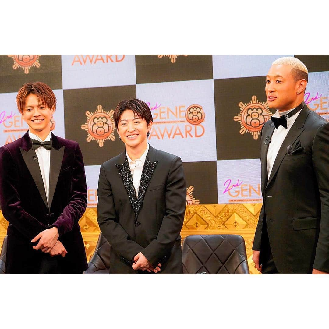 GENERATIONS高校TVさんのインスタグラム写真 - (GENERATIONS高校TVInstagram)「\\ストーリーズで開催した//﻿﻿ 🌟みんなで決める萌えジェネNo.1🌟﻿﻿ ﻿ 見事👑第1回王者👑に輝いたのは…﻿ ﻿ 🐷🐷🐷🐷﻿ 🐷小森隼🐷﻿ 🐷🐷🐷🐷﻿ ﻿﻿ 投票数が多すぎて…﻿ 全員めちゃくちゃ僅差でした🥺🥺﻿ ﻿ ﻿ ということで﻿ 隼の未公開写真をたくさんupしちゃいます✌️﻿ ﻿﻿ みなさん﻿ たくさんの投票ありがとうございました‼️﻿ ﻿ また開催しようと思ってるので﻿ 楽しみにしててね🙆‍♀️💓﻿ ﻿﻿ ﻿ さらに‼️﻿ GENE高AWARDの写真もupしたから﻿ みんなぜ〜んぶチェックしてね👋🏻💗﻿﻿ ﻿ ﻿﻿ 最後に…#GENE高なかのヒト から﻿ ﻿ 👀みんなに質問👀﻿﻿ ﻿ どんな写真の撮り方が流行ってる❓❓🤔﻿ コメント欄に書いて教えてね✏️🙋‍♀️﻿﻿ ﻿﻿ ﻿ .............................🏫..............................﻿﻿﻿﻿﻿﻿﻿ #AbemaTV #日曜よる9時 #ジェネ高﻿﻿﻿ #GENE高 ﻿﻿﻿﻿ #GENERATIONSfromEXILETRIBE ﻿﻿﻿﻿﻿﻿﻿ #ジェネレーションズ #ジェネ ﻿﻿﻿﻿﻿﻿﻿ #小森隼 #白濱亜嵐 #数原龍友﻿﻿﻿﻿﻿﻿﻿ #中務裕太 #片寄涼太 #佐野玲於 #関口メンディー﻿﻿﻿﻿ #GENE高AWARD#萌えジェネ#第1回#みんなで決める萌えジェネNo1」4月5日 18時10分 - genekou_official