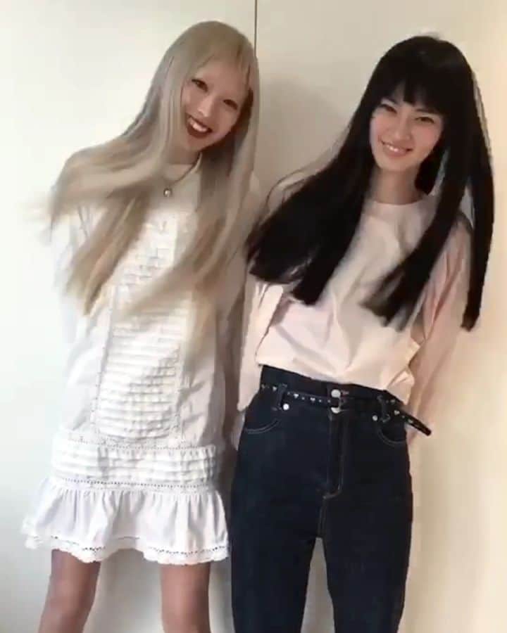 フェルナンダ・リーのインスタグラム：「@miki_ehara and I have silky smooth hair again. Thank you @yukimaru25 for always treating us and our hair so well 🙏 〰️〰️〰️〰️〰️ 髪の毛はまたサラサラ、するするになりました❣ @yukimaru25さんのおかげでいつもありがとうございます❣ マンちゃんがいないから #mikilala です。」