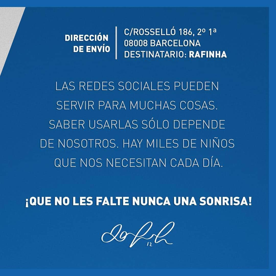 ラフィーニャさんのインスタグラム写真 - (ラフィーニャInstagram)「¿Me ayudáis? Dentro de 10 días podemos alegrar a muchos niñ@s. ☺️ #ningunniñosinsonrisa」4月5日 18時33分 - rafalcantara