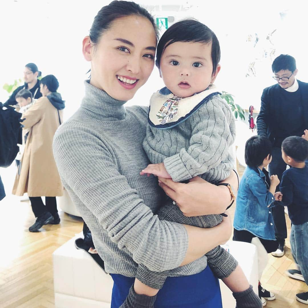 尾形沙耶香さんのインスタグラム写真 - (尾形沙耶香Instagram)「#happymomlife 🤱🏻 #ジョージと私 👶🏻@hola_george0618」4月5日 18時48分 - sayakaogata