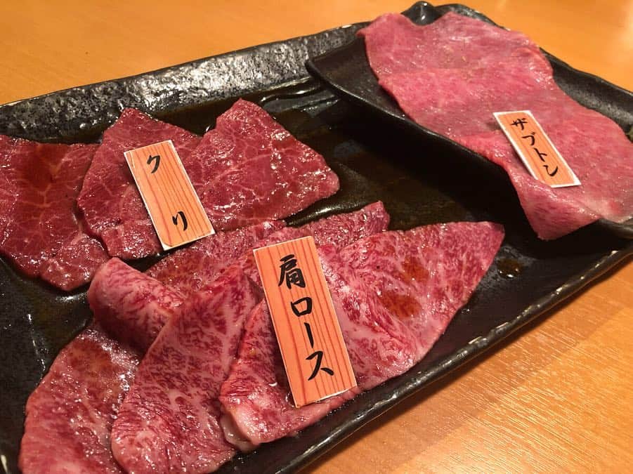 内藤理沙さんのインスタグラム写真 - (内藤理沙Instagram)「* * 〖 焼肉 しみず 〗 厚切りタン求め❤ 感動的おいしさでした🤤💕 予約時間少し遅めだったからお腹空いてたんだけど、何も食べず我慢して行ってよかった😭❤ * すぐにでもまた食べたい❤ *  #instafood #yakiniku #焼肉 #肉食女子 #不動前 #厚切りタン  #食べログ百名店 #焼肉しみず #risapigram」4月5日 19時04分 - risa_naito_official