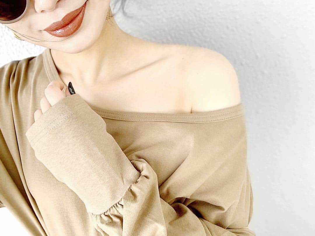 lve_xxxxのインスタグラム：「.﻿﻿ .﻿﻿ @flugge_official ﻿﻿ ☑︎ one shoulder tops﻿﻿ ﻿﻿ ecru 狙ってたけど﻿﻿ 完売してもーてて でもこれ欲しくて﻿﻿ beigeを捕獲﻿﻿ 絶対 ecru も捕獲する🐏笑﻿﻿ ﻿﻿ @flugge_official POP UP STOREを﻿﻿ ラフォーレ原宿でやるみたい！﻿﻿ ﻿﻿ 毎回お邪魔してるので﻿﻿ 今回も行くしかない🏃‍♂️🖤﻿﻿ ﻿﻿ 新作もあるみたいなので﻿﻿ 楽しみやー✧﻿﻿ ﻿﻿ 詳細載ってたんで﻿﻿ 転用させて頂きます🤗﻿﻿ ﻿﻿ －－－－－－－－－－－－－－－－－－﻿﻿ ﻿﻿ 日程:2019/4/12-4/25﻿﻿ 場所:ラフォーレ原宿2F﻿﻿ (東京都渋谷区神宮前1-11-6)﻿﻿ 営業時間：11:00～21:00﻿﻿ ﻿﻿ #fluggepopup #flugge﻿﻿ #flugge_official ﻿﻿ @_karen0125_  @_yuiko__﻿ ﻿」