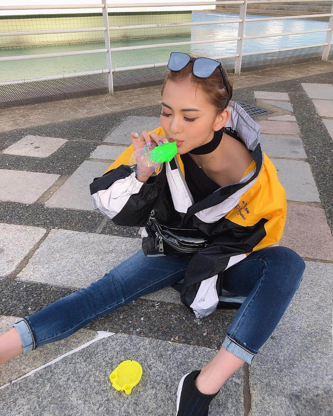 カレンさんのインスタグラム写真 - (カレンInstagram)「チャリ活🚴‍♀️ 公園でシャボン玉して遊んできた🧼 tops / @valmuer_official  outer / @dlsm_official  pants / @rienda_official  shoes / @balenciaga bicycle / @cartelbikes . #ootd #outfit #fashion #dayoff #cjd_karen #rienda #balenciaga #dlsm #valmuer #coordinate #コーデ」4月5日 19時05分 - cjd_karen