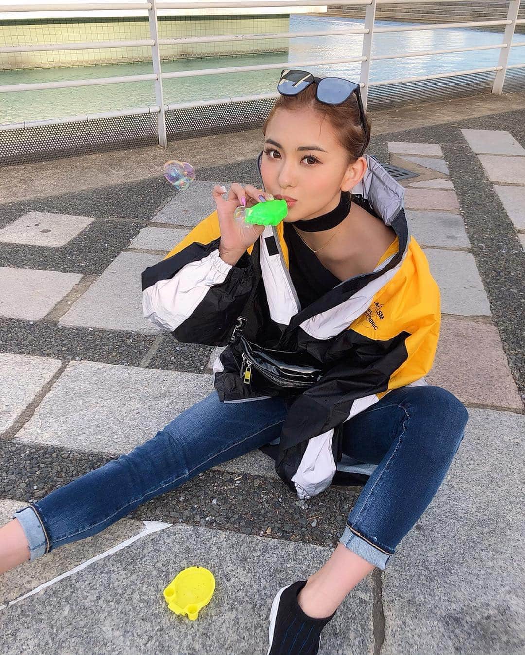 のインスタグラム：「チャリ活🚴‍♀️ 公園でシャボン玉して遊んできた🧼 tops / @valmuer_official  outer / @dlsm_official  pants / @rienda_official  shoes / @balenciaga bicycle / @cartelbikes . #ootd #outfit #fashion #dayoff #cjd_karen #rienda #balenciaga #dlsm #valmuer #coordinate #コーデ」