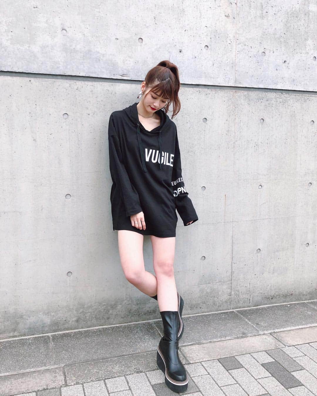 生見愛瑠さんのインスタグラム写真 - (生見愛瑠Instagram)「🖤🏁🖤🏁🖤 #めるのふく #めるサイズ #ootd」4月5日 19時23分 - meru_nukumi