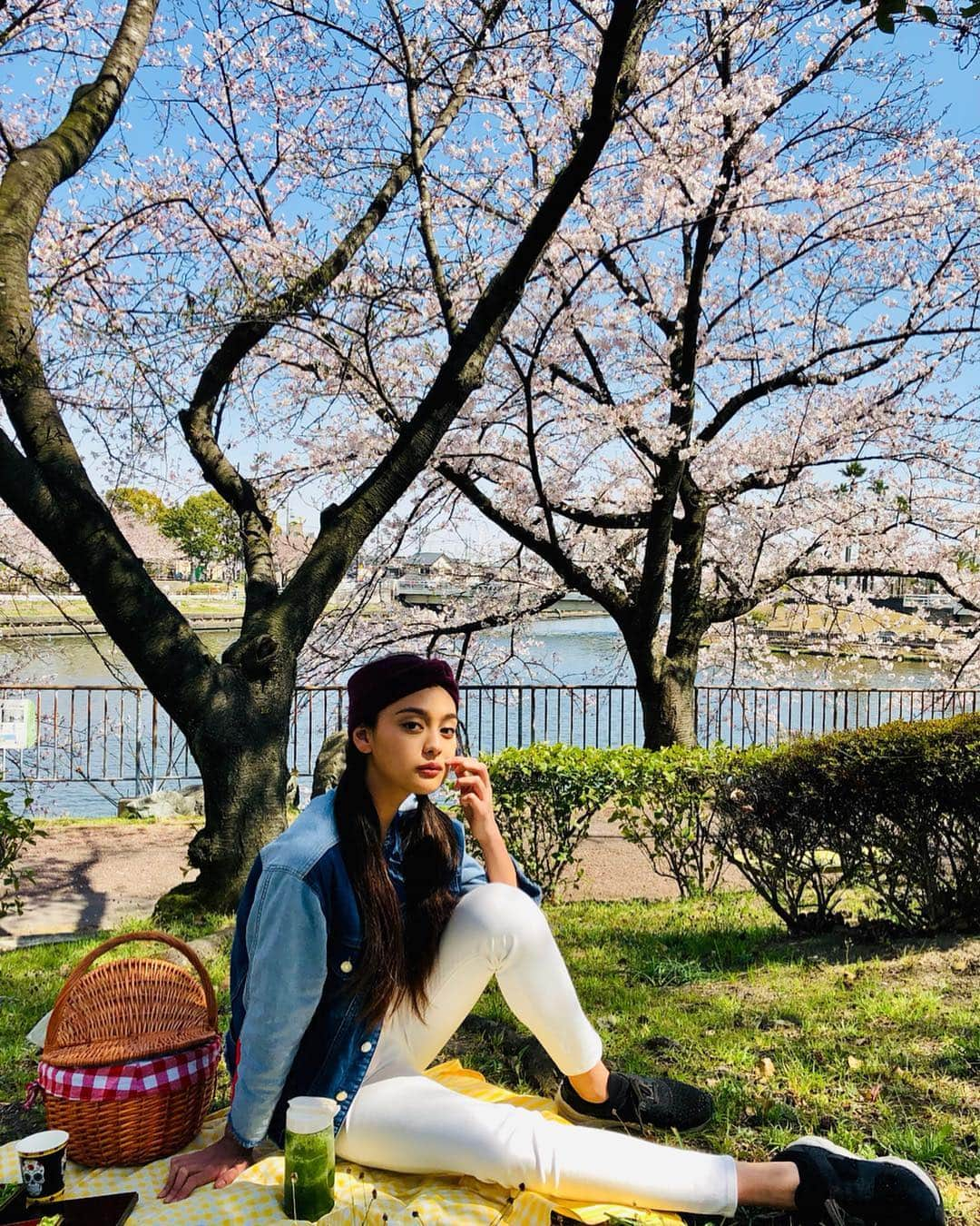 遊海 Yuumiさんのインスタグラム写真 - (遊海 YuumiInstagram)「Spring is here in Japan 🌸 Sakura season 🌸  PicNic time ❤️ #japan #spring #sakura #beatiful #pink #picnic #ピクニック #桜 #春」4月5日 19時23分 - yuumi_kato