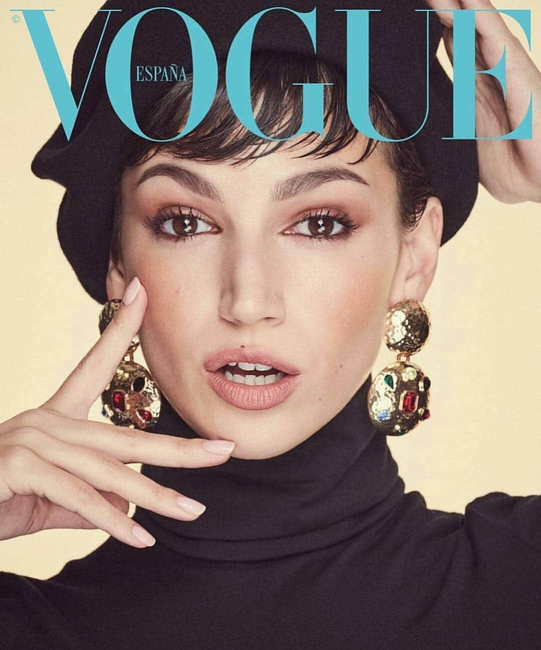 ペネロペ・クルスさんのインスタグラム写真 - (ペネロペ・クルスInstagram)「Aquí están las portadas que he fotografiado para @voguespain con estas mujeres maravillosas. Muchas gracias por confiar en mi!! @ursulolita @etorriente @voguespain  #editorainvitada Photo by me 😉 Here are the “covers” I photographed for my edition of @voguespain I hope you like them. Thank you to all these amazing women for trusting me!! @ursulolita @etorriente @voguespain #guesteditor #lasportadasquesoñe @pabloidbeauty @vickymarcosg @natalia_natalita @vitocastelo」4月5日 19時34分 - penelopecruzoficial