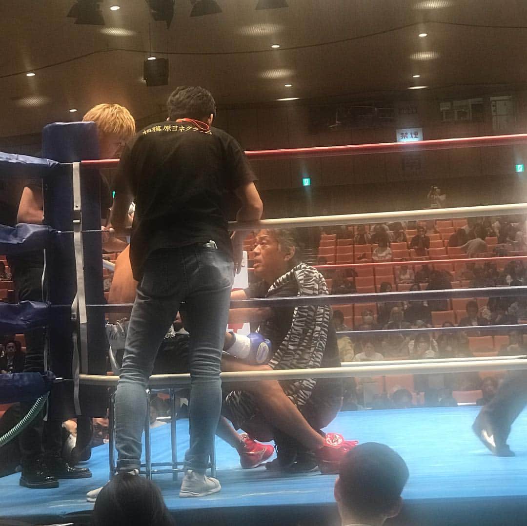 五味隆典さんのインスタグラム写真 - (五味隆典Instagram)「小松選手3ラウンドT.K.O負けでした。」4月5日 19時54分 - takanorigomi