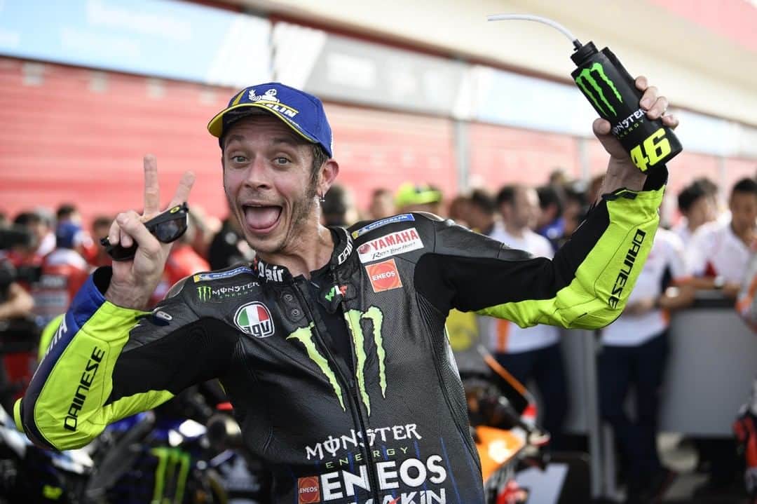 MotoGPさんのインスタグラム写真 - (MotoGPInstagram)「That Friday feeling 🥳 // Who is as happy as @valeyellow46 after the #ArgentinaGP race when the weekend is about to start? 🙋‍♂️🙋‍♀️ #VR46 #MotoGP #Motorcycle #Racing #Motorsport #FridayFeeling」4月5日 20時00分 - motogp