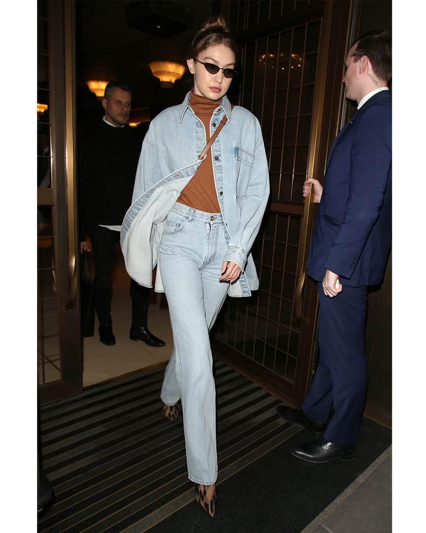 サルヴァトーレ・フェラガモさんのインスタグラム写真 - (サルヴァトーレ・フェラガモInstagram)「@gigihadid aces the bleached denim on denim look paired with a vicuna cashmere knit by #Ferragamo」4月5日 20時01分 - ferragamo