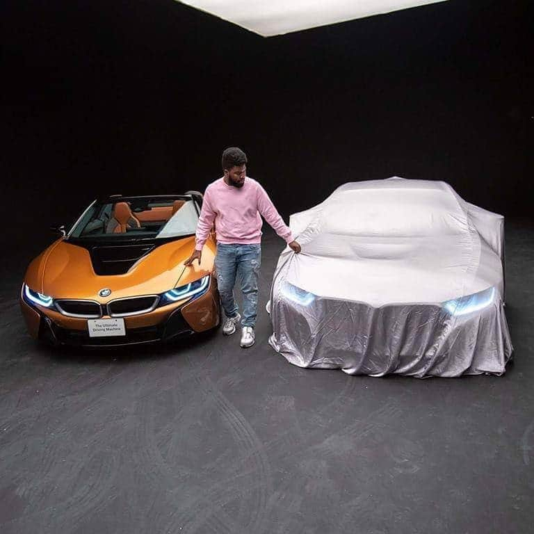 BMW Thailandさんのインスタグラム写真 - (BMW ThailandInstagram)「ถ้าคุณรู้สึกหลงใหลใน The BMW i8 Roadster อยู่แล้วละก็ รับรองได้ว่าเมื่อคุณได้เห็นรถที่ Khalid จะใช้ขับเดินทางไปงาน Coachella คุณจะต้องตกตะลึงอย่างแน่นอน!  ในหลายปีที่ผ่านมา BMW ได้มีการร่วมมือกับเทศกาลดนตรีระดับโลก Coachella เพื่อสร้างสรรค์แคมเปญการตลาดที่โดดเด่นขึ้นมา ปีที่แล้วเราได้ร่วมงานกับ Hans Zimmer ผู้ประพันธ์ดนตรีประกอบภาพยนตร์ดัง เช่น Inception, Pearl Harbor หรือ The Dark Knight และในปีนี้สิ่งที่ BMW จะทำก็โดดเด่นไม่แพ้กัน เพราะ BMW i ได้จับมือกับ Khalid ศิลปินเบอร์ใหญ่ระดับโลกจนกลายมาเป็น แคมเปญ #RoadToCoachella ของปีนี้ที่คุณจะเห็น hashtag นี้รายล้อมรอบตัวคุณตาม Social Media ต่างๆ  และในวันนี้เอง วันที่ 5 เมษายน 2019 ก็เป็นวันที่ Khalid ได้เปิดตัวอัลบั้มใหม่พร้อมกันทั่วโลก ! นั่นก็คือ ‘Free Spirit’ และแน่นอน ในครั้งนี้ BMW จะเป็นส่วนหนึ่งในการเติมแต่งให้อัลบั้มใหม่ของ Khalid นี้มีชีวิตขึ้นมาด้วยแคมเปญนี้ #BMW #BMWTH #RoadToCoachella #BMWi8」4月5日 20時02分 - bmwthailand