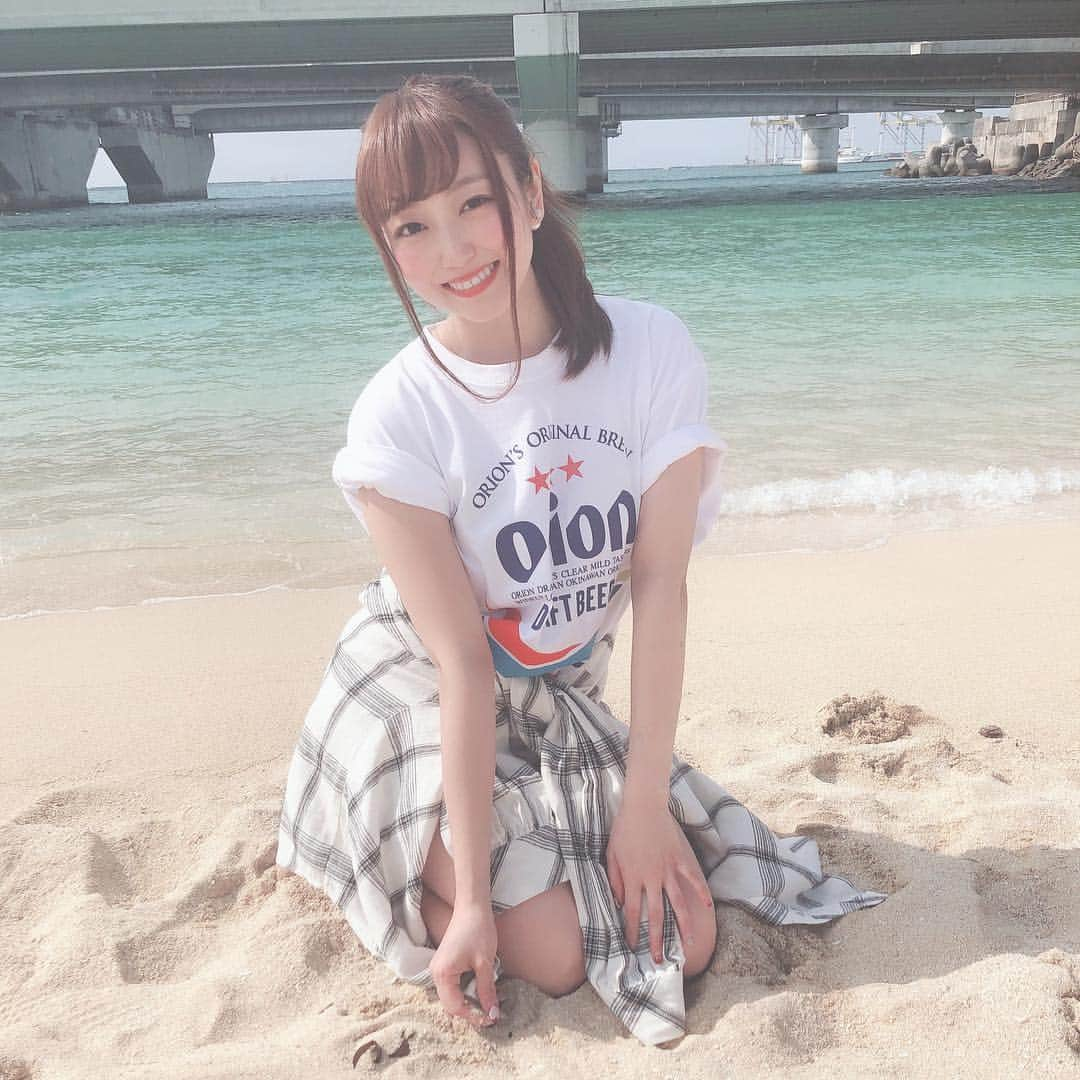 松井さやかさんのインスタグラム写真 - (松井さやかInstagram)「お！き！な！わ！ (まだ余韻に浸ってるアカウントはこちらです)  #沖縄 #海 #夏 #オリオンビール #ビール はのめません。笑 #japan #summer #sea #girl #orion #beer #emoda #moussy #ポニーテール #hairstyle」4月5日 20時21分 - matsui_sayaka