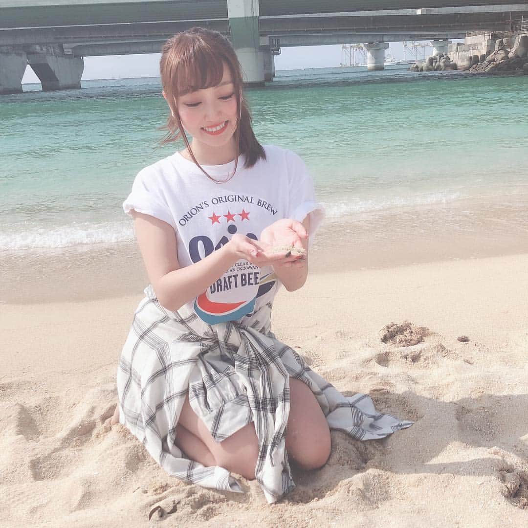 松井さやかさんのインスタグラム写真 - (松井さやかInstagram)「お！き！な！わ！ (まだ余韻に浸ってるアカウントはこちらです)  #沖縄 #海 #夏 #オリオンビール #ビール はのめません。笑 #japan #summer #sea #girl #orion #beer #emoda #moussy #ポニーテール #hairstyle」4月5日 20時21分 - matsui_sayaka