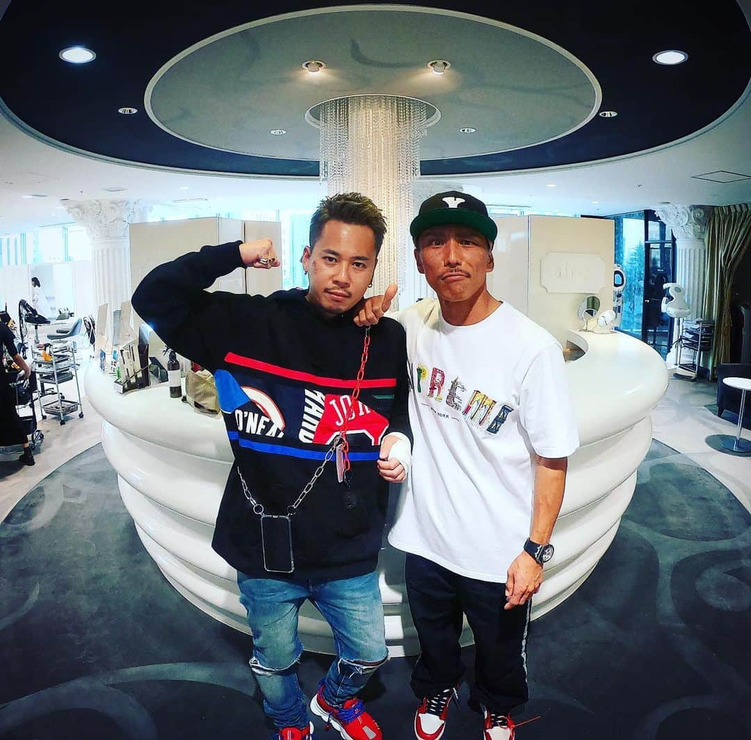 DJ HALさんのインスタグラム写真 - (DJ HALInstagram)「Air Aoyama Maintenance  @marumaru5528  さんいつもありがとうございます💪🏾 スッキリ短髪にしました✂️ 4/20に開催される「Best Body Japan 」頑張って下さい🏆  #元祖筋肉美容師 #civiatelier #aoyama」4月6日 5時52分 - djhal