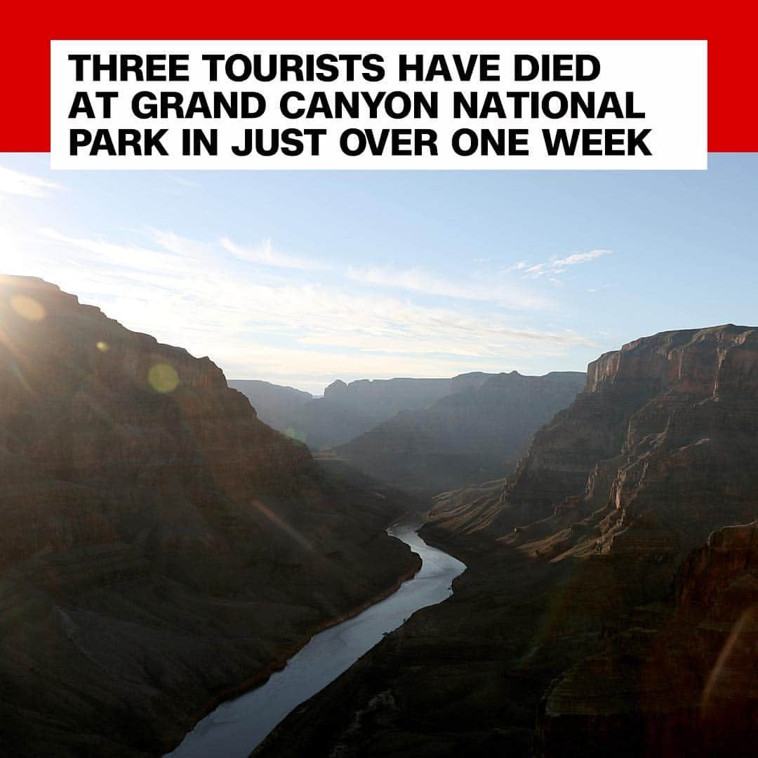 CNNさんのインスタグラム写真 - (CNNInstagram)「A 67-year-old man died after falling over the edge of the Grand Canyon, the third death at the popular tourist destination in just over a week. The man fell Wednesday from the South Rim in Grand Canyon Village, according to the National Park Service. Helicopter and technical rescue teams recovered the body and park service officials were investigating. Two people died in separate incidents while visiting the canyon last week. (📸: Justin Sullivan/Getty Images)」4月6日 5時52分 - cnn