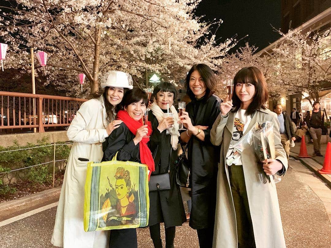 松井美緒さんのインスタグラム写真 - (松井美緒Instagram)「. . 昨夜は 久子さん達と 隠れ家 スッポンお花見でした🌸 . . 食後は ぷらぷらとお散歩。 . . 結婚する前に 住んでいた中目黒。 当時21歳だった あの頃の自分を思い出しながら… . . #中目黒 #すっぽん #たまご #お花見」4月6日 6時16分 - mio.matsui