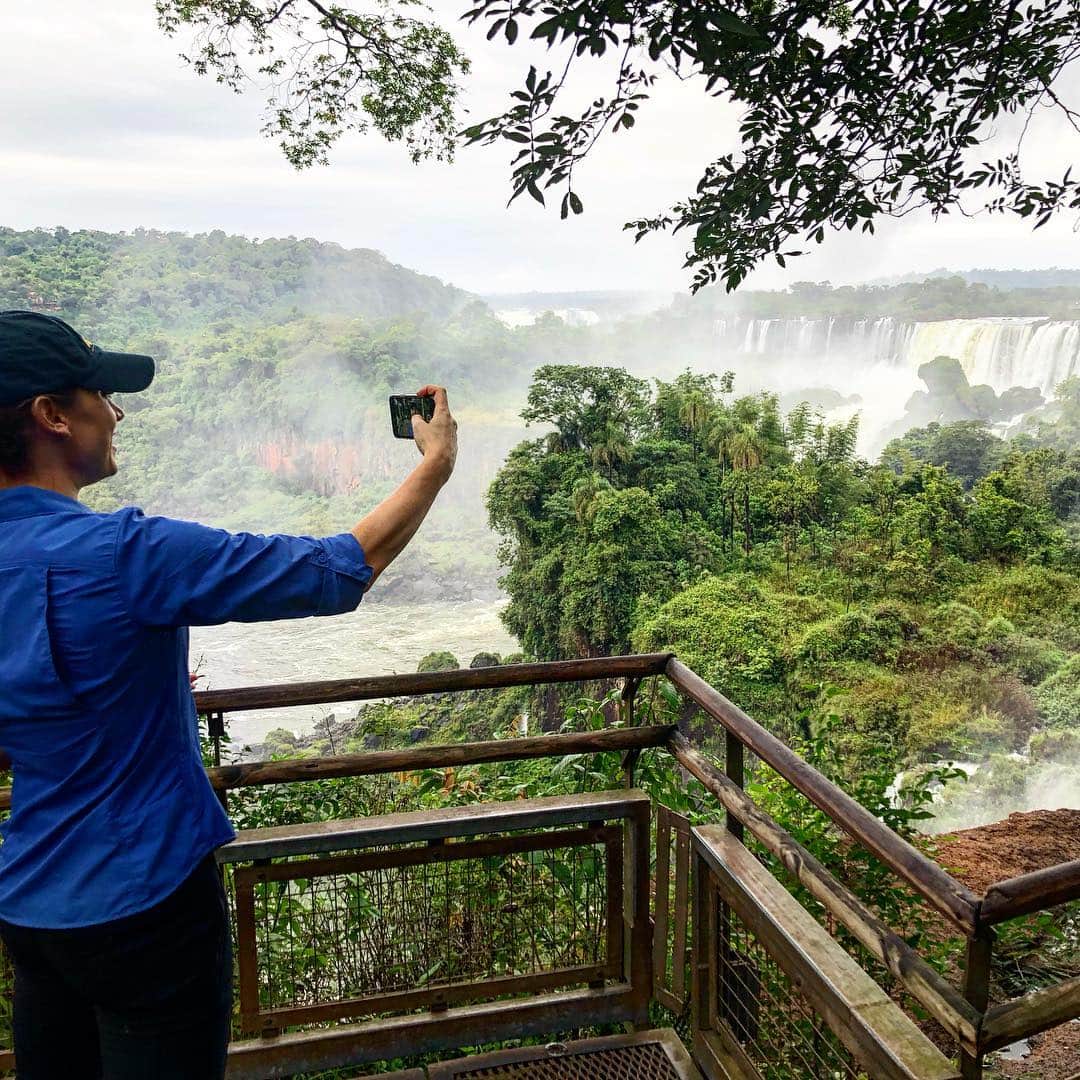 Good Morning Americaさんのインスタグラム写真 - (Good Morning AmericaInstagram)「Behind the scenes all this week with @ginger_zee in Argentina at #Iguazu National Park! #OurPlanetOnGMA @parquesnacionalesar」4月6日 6時27分 - goodmorningamerica