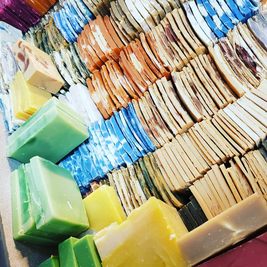 Lanikai Bath and Bodyさんのインスタグラム写真 - (Lanikai Bath and BodyInstagram)「Soap! #lanikaibathandbody #naturally #kailuatownhi」4月6日 6時48分 - lanikaibathandbody