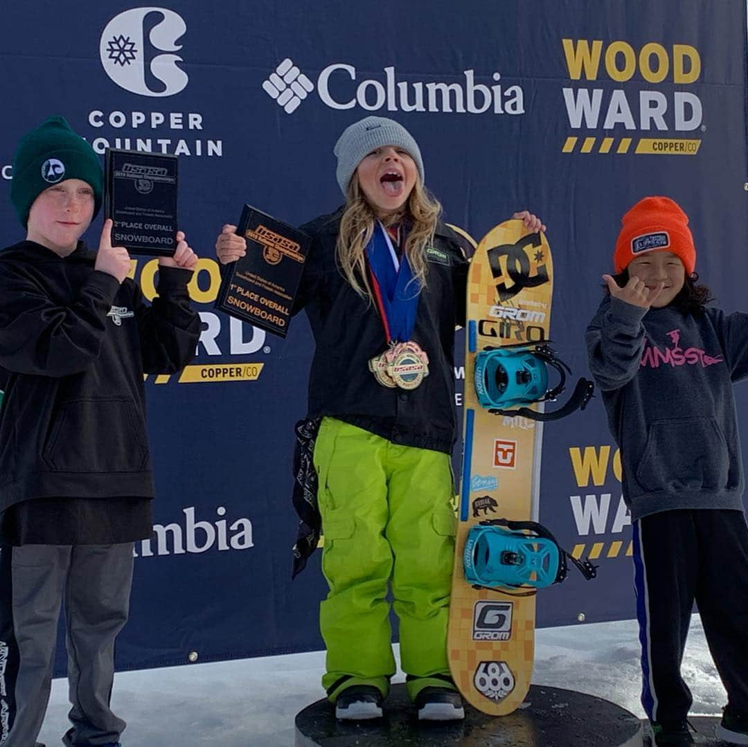 上田ユキエさんのインスタグラム写真 - (上田ユキエInstagram)「Finally!! Tora made it on the overall podium💪 🥉at the USASA national championships! 辛くてキツい戦いだった１週間。最後にオーバーオールで３位に‼️ひとつひとつ全力で頑張った結果。よく頑張った！おめでとう❤️🐯 Thank you for @k2snow @k2snow_jpn @billabong_snowboarding @billabongjapan @unfudge_official @ronineyewear @hayashiwax @hayashiwaxusa @mammothsnowboardteam Friends & Families 🙏」4月6日 7時00分 - yukie_ueda