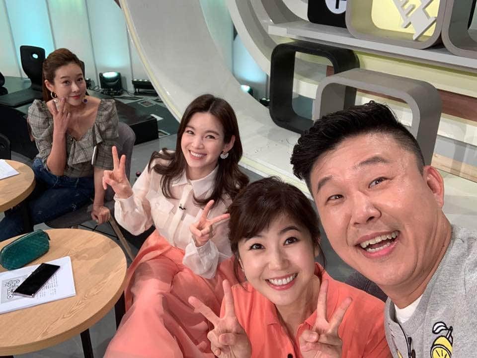 チョン ガウンさんのインスタグラム写真 チョン ガウンinstagram 일 끝 좋은사람들과함께하는방송은 늘 신이 납니다 엄지의제왕 홍록기 현영 강수정 정가은 4月5日 22時12分 Jung Ka Eun