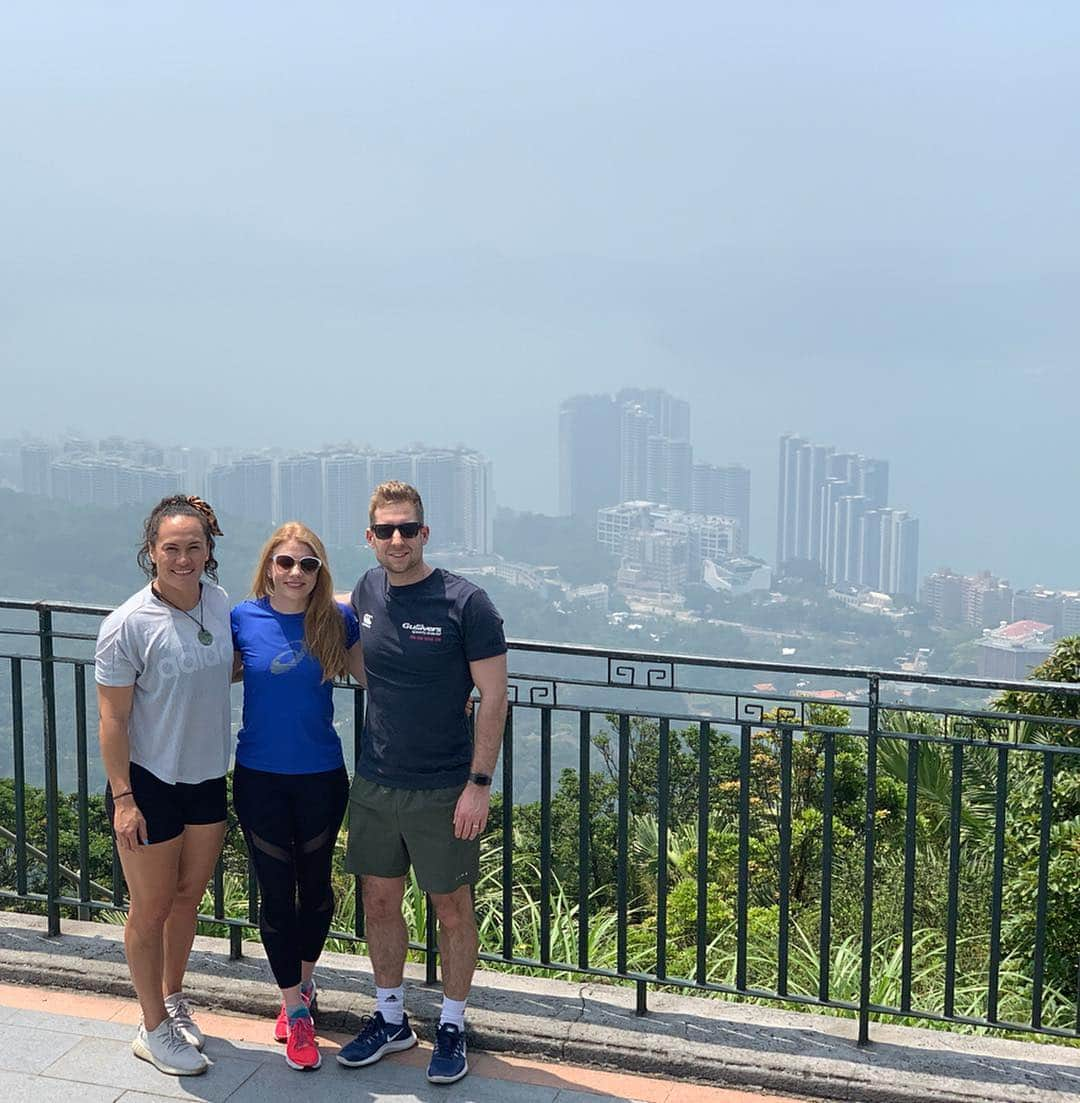 ポーシャ・ウッドマンさんのインスタグラム写真 - (ポーシャ・ウッドマンInstagram)「Hong Kong... It’s been a blast! A massive thank you @hkrugby for having me over for the week, I am sad that I’ll be missing the main event but hopefully I’ll be back next year with the team. Had an awesome time with the boys help coach the kids at the clinics. . Was an absolute privilege to be at the @myname5doddie fundraiser dinner to help the legend himself Doddie take on this horrible condition Motor Neurone Disease. . A special mention to @ryananthoney and @lisa_21212 for letting tag along on your hike we definitely found the spot! 😂. . Well until next year, ka kite Hong Kong 🇭🇰」4月5日 22時14分 - porshwoodman