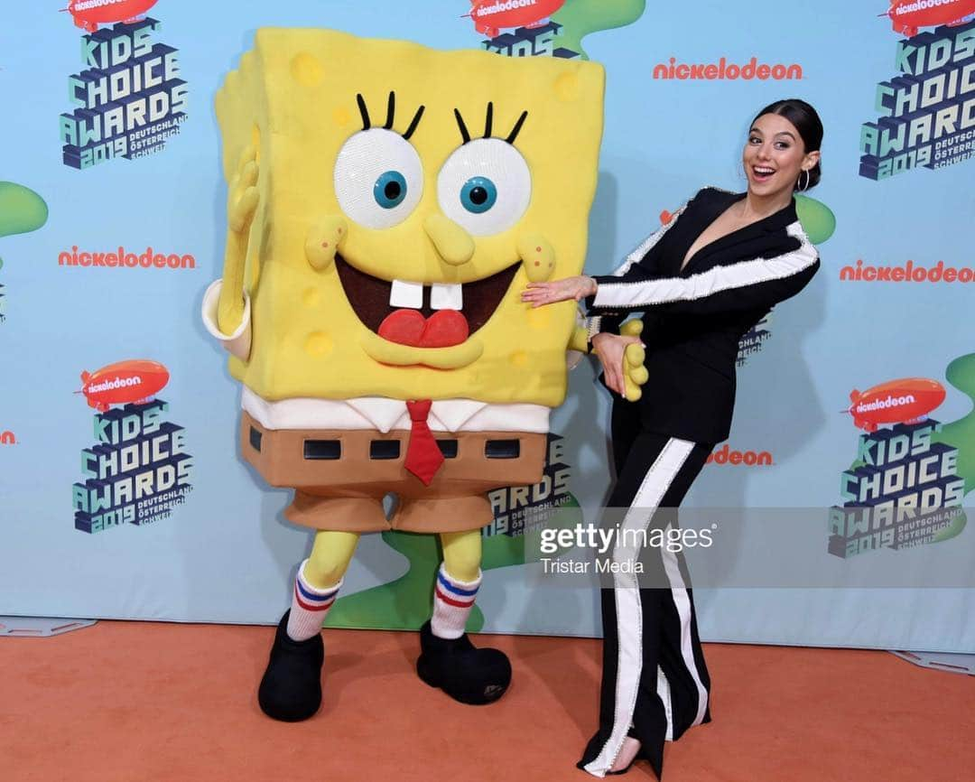 キーラ・コサリンさんのインスタグラム写真 - (キーラ・コサリンInstagram)「Thanks for being my prom date @ spongebob」4月5日 22時21分 - kirakosarin