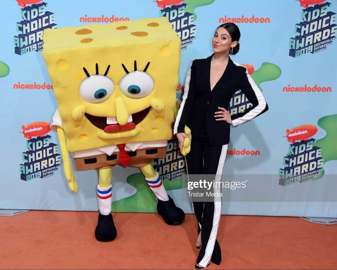 キーラ・コサリンさんのインスタグラム写真 - (キーラ・コサリンInstagram)「Thanks for being my prom date @ spongebob」4月5日 22時21分 - kirakosarin