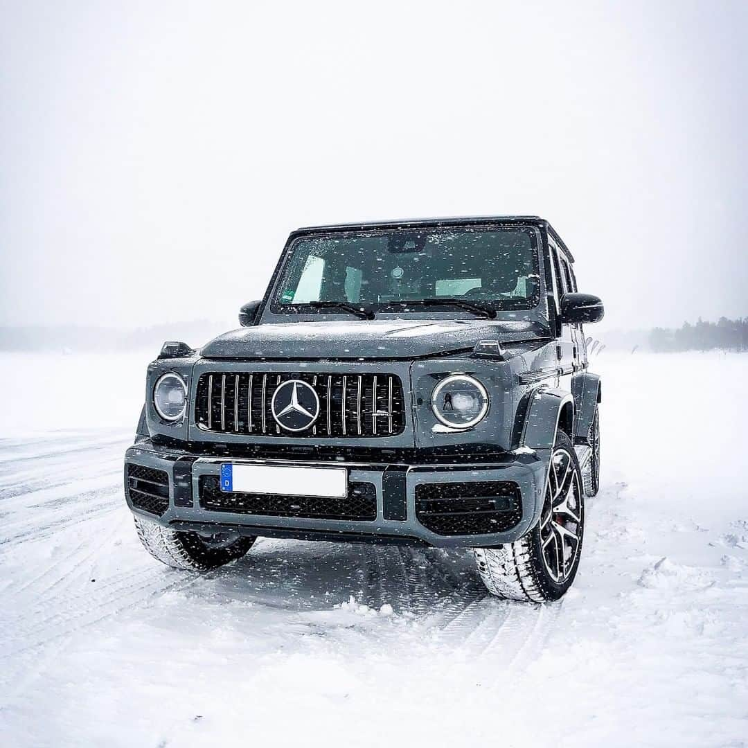 Mercedes AMGさんのインスタグラム写真 - (Mercedes AMGInstagram)「[Fuel consumption combined: 13.1 l/100km | CO2 emissions combined: 299 g/km]  The Mercedes-AMG G 63 commands the snow and ice like it was born to. 📷: @keeponracing  #MercedesAMG #AMG #G63 #DrivingPerformance #Power #Passion #Mercedes #AMG🔥 #Luxury #CarsofInstagram #InstaCar #Lifestyle」4月5日 22時25分 - mercedesamg