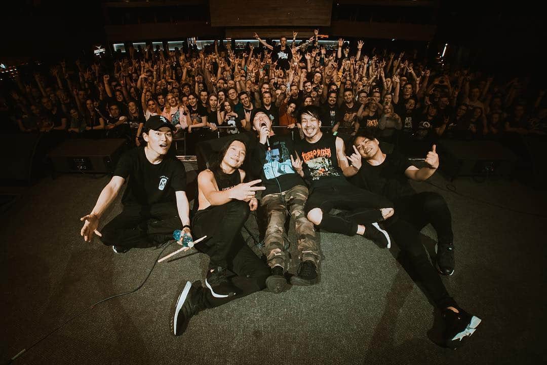 のインスタグラム：「Thank you Nizhniy Novgorod last night! It was SUPERB!!! Hey Moscow, your turn tonight. Capital show gonna be SICK!! Get ready!  Photo: @johngyllhamn  #CrystalLake #Adept」